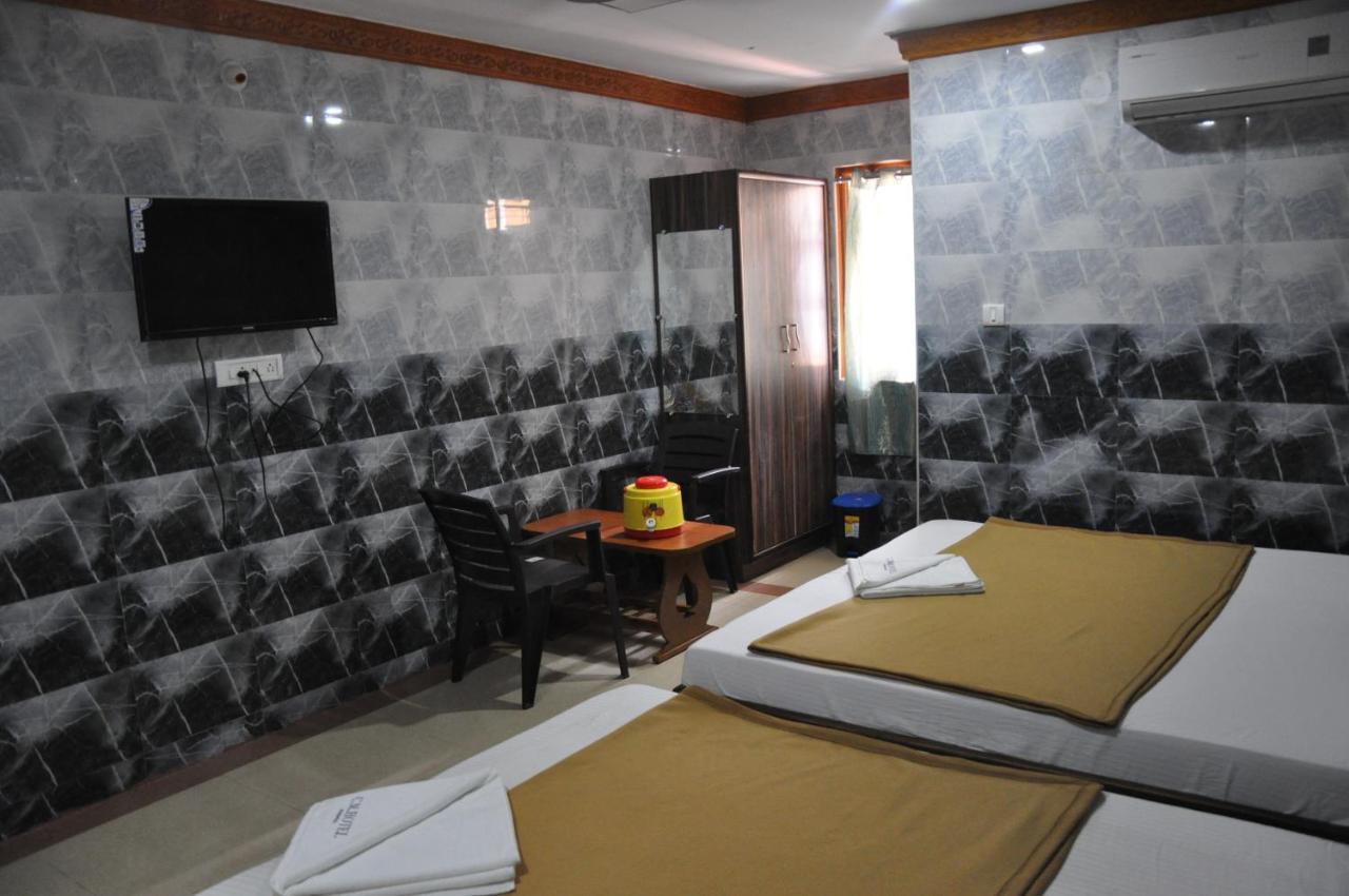 C M Hotel New Wodapatti Exterior photo